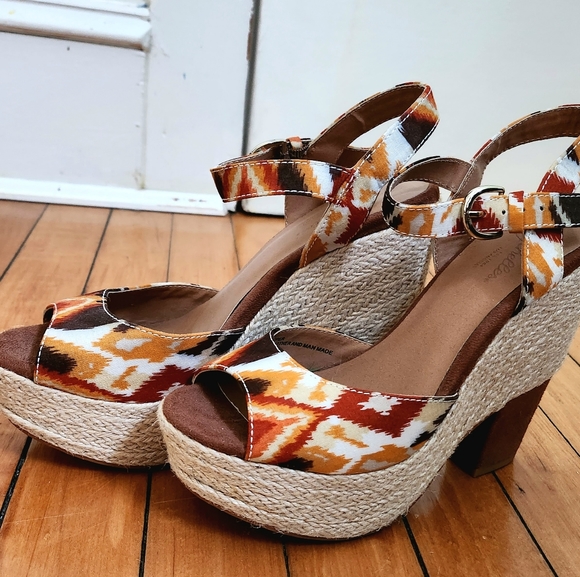 Seychelles Shoes - Aztec wedge heels size 6